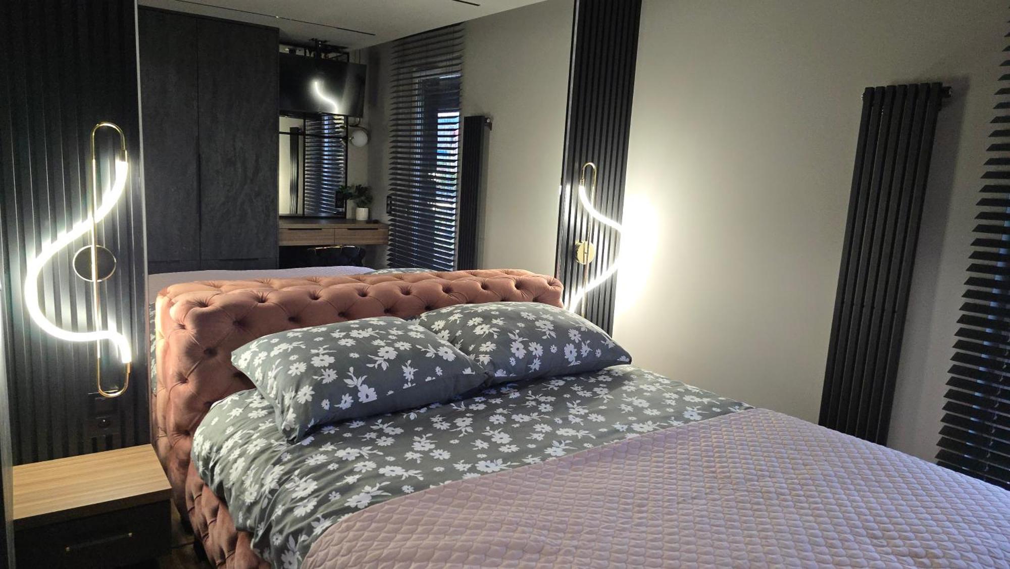Apartament Dark Prestige New ! - Dostep 24H, Projektor , Garaz Podziemny , Klimatyzacja , Duzy Taras Кельце Екстер'єр фото
