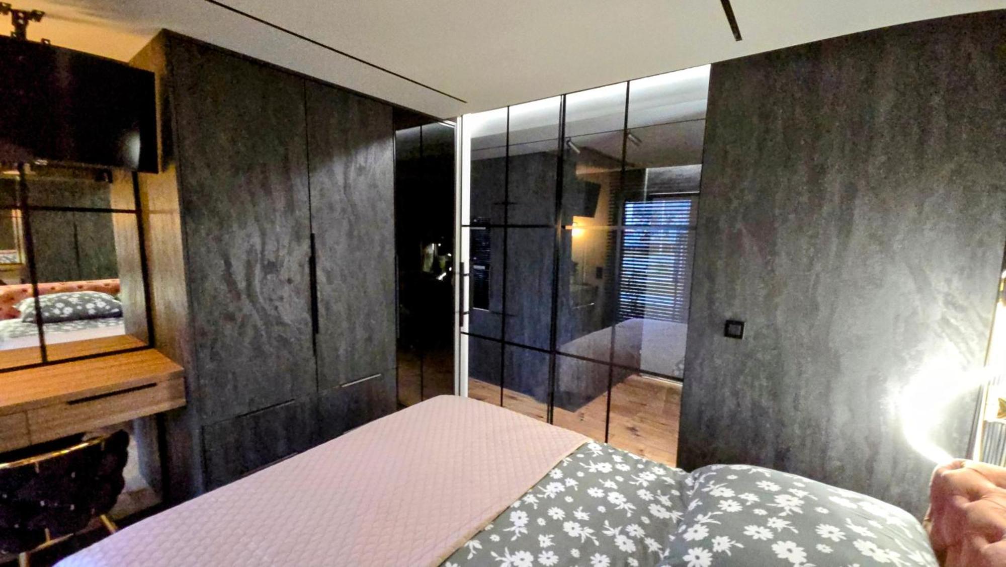 Apartament Dark Prestige New ! - Dostep 24H, Projektor , Garaz Podziemny , Klimatyzacja , Duzy Taras Кельце Екстер'єр фото